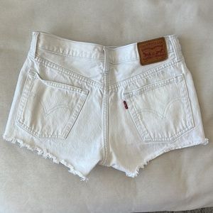 Levi’s denim white shorts